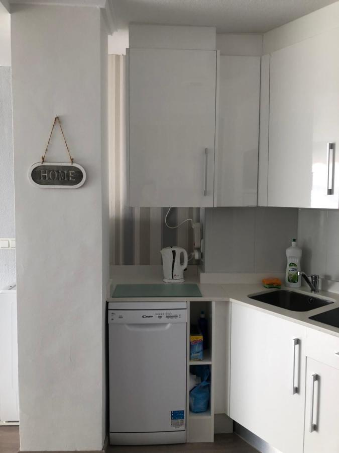 Apartment With A View Of The Sea Торевиеха Екстериор снимка