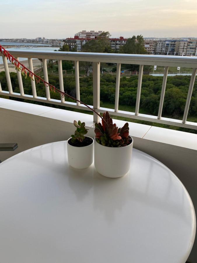 Apartment With A View Of The Sea Торевиеха Екстериор снимка