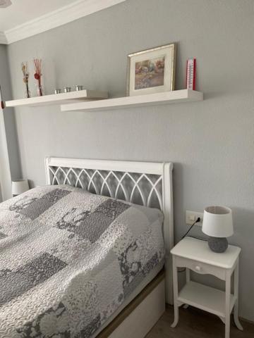 Apartment With A View Of The Sea Торевиеха Екстериор снимка
