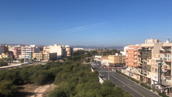 Apartment With A View Of The Sea Торевиеха Екстериор снимка