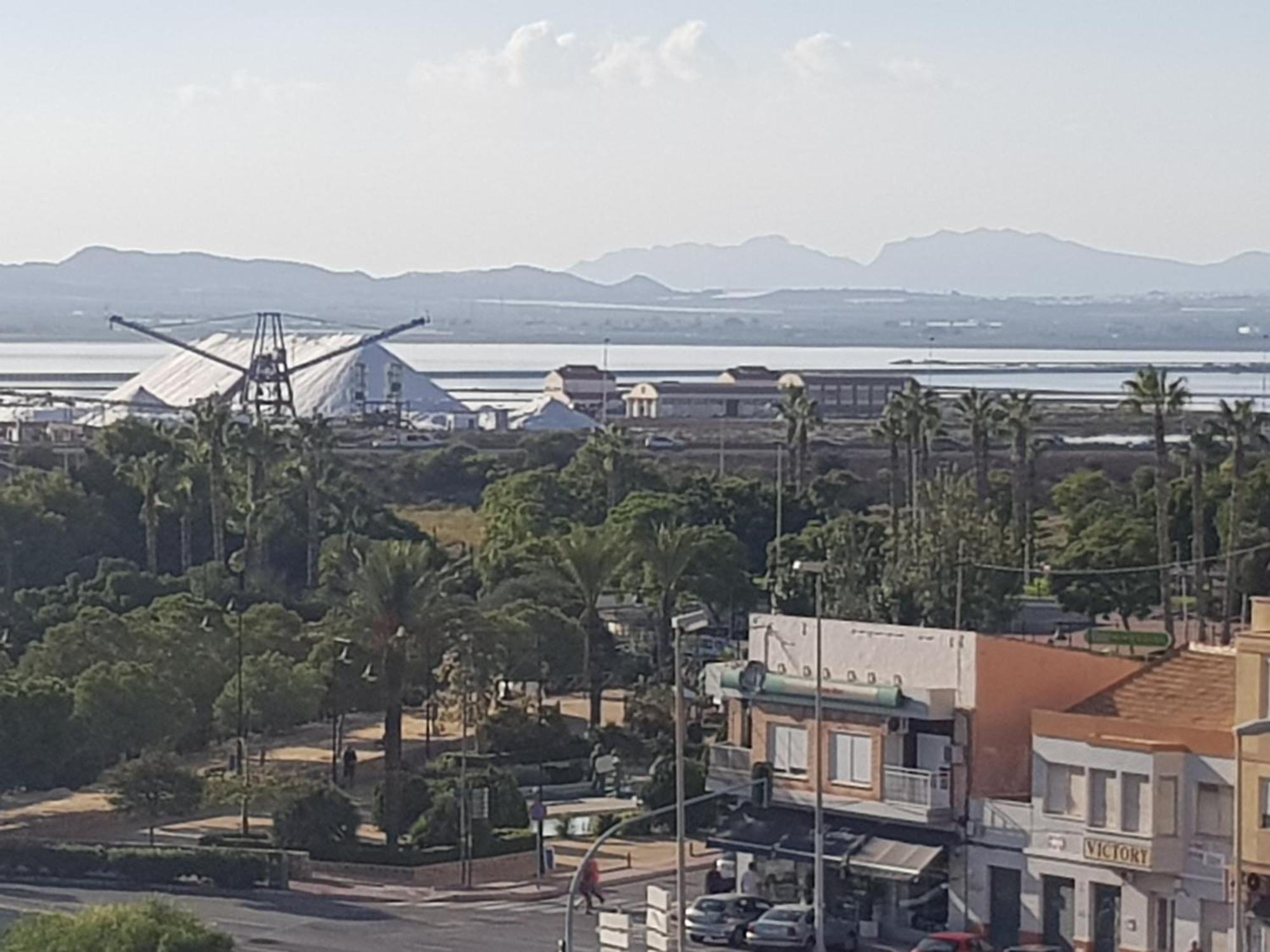 Apartment With A View Of The Sea Торевиеха Екстериор снимка